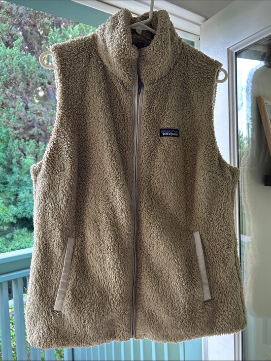 Patagonia Jackets & Blazers - Patagonia Tan Sherpa Fleece Vest with Zipper
